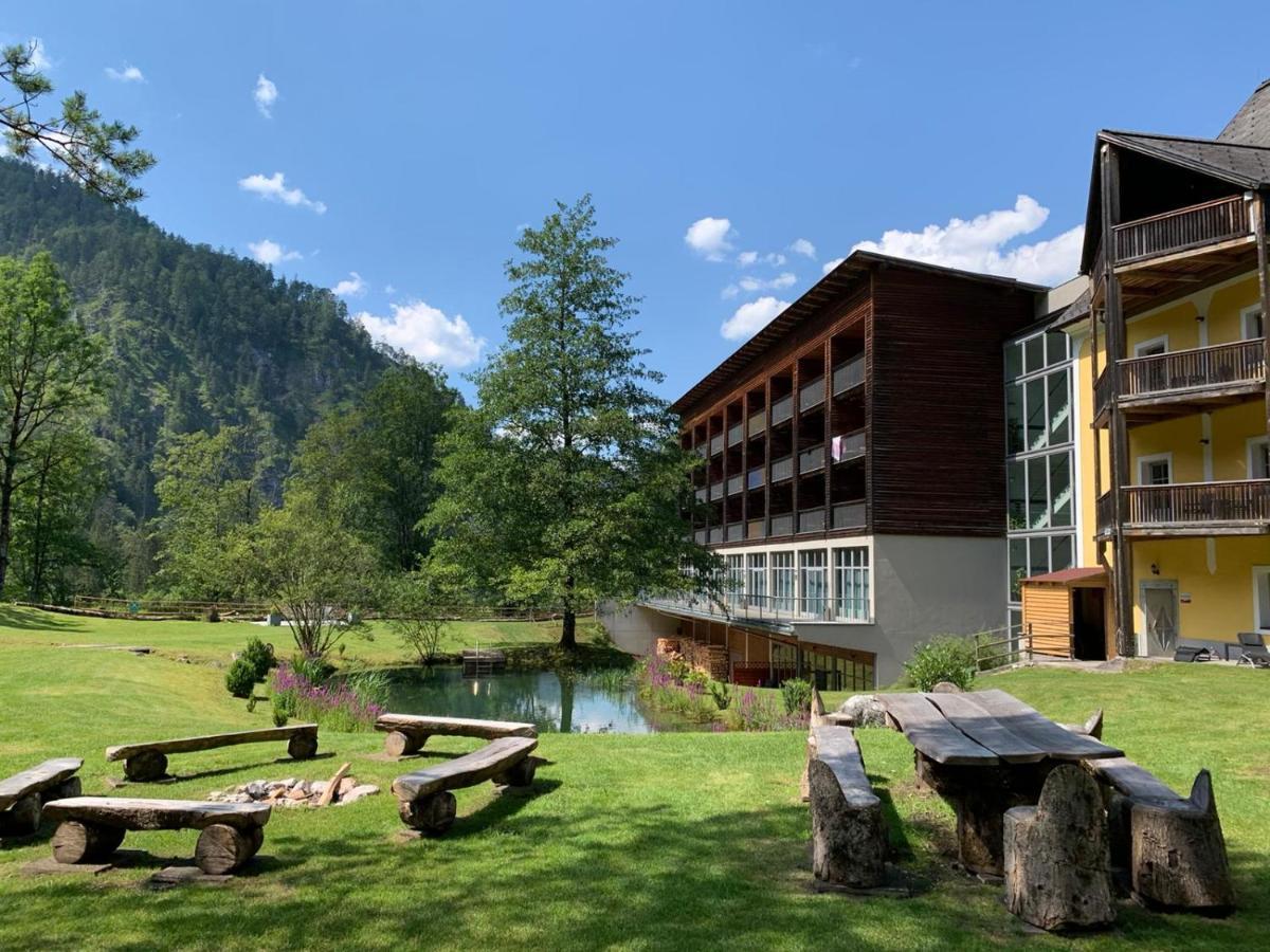 Hotel Bergkristall ヴィルダルペン エクステリア 写真
