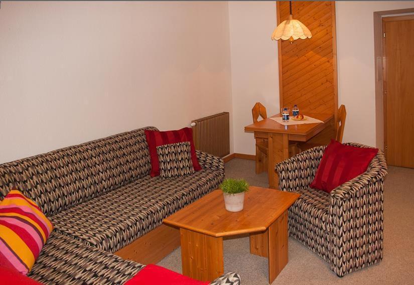 Hotel Bergkristall ヴィルダルペン エクステリア 写真