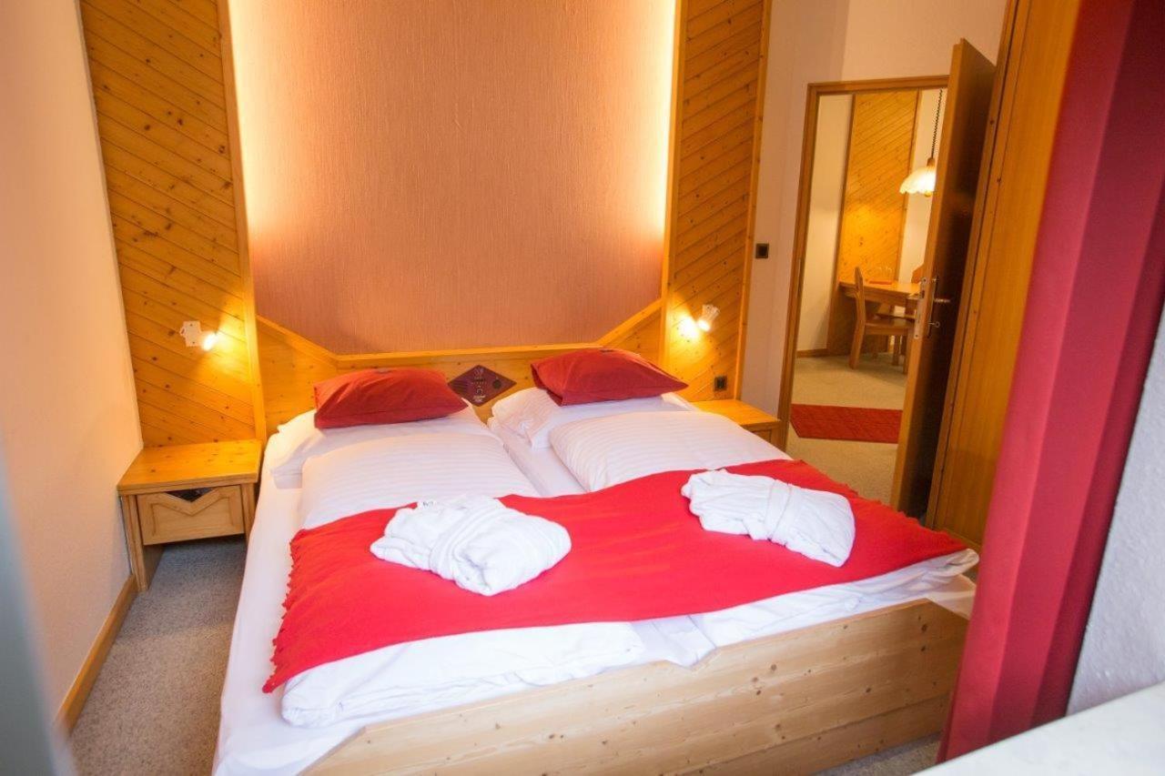 Hotel Bergkristall ヴィルダルペン エクステリア 写真