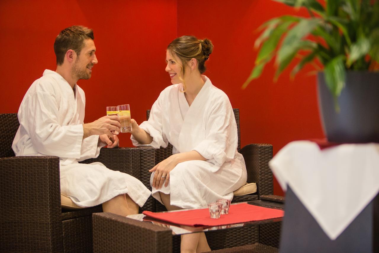 Hotel Bergkristall ヴィルダルペン エクステリア 写真