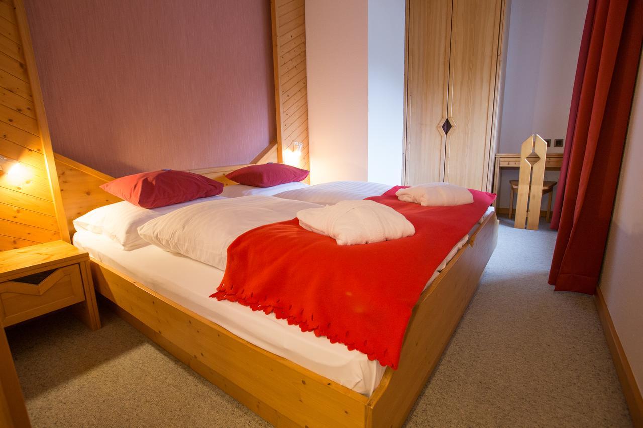 Hotel Bergkristall ヴィルダルペン エクステリア 写真