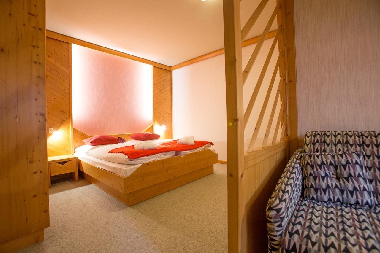 Hotel Bergkristall ヴィルダルペン エクステリア 写真